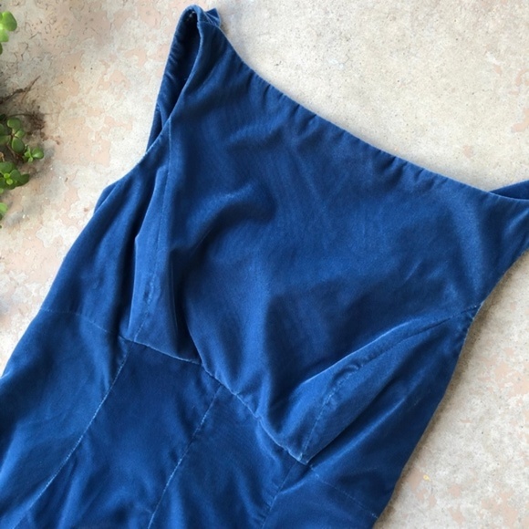 Gal Meets Glam Christine Velvet Dress, Fir Green - Picture 2 of 6